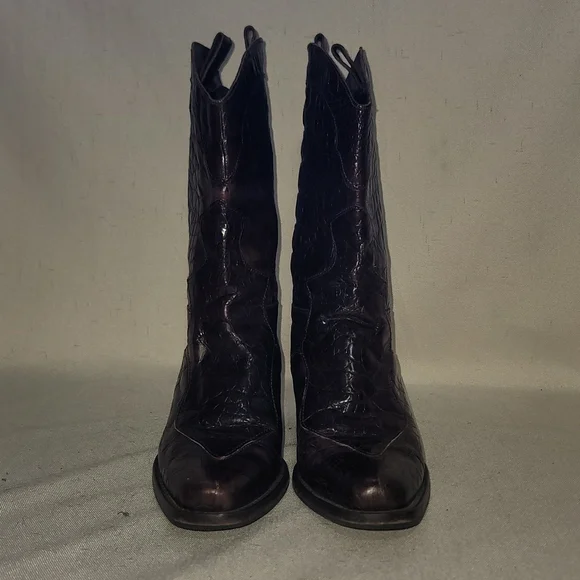 Joan & David Vintage Hand Made Brown Croc-Embossed Chukka Boots - Men Luxury Joan & David Italian Croc Embossed Leather Boots Brown  main image 4